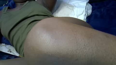Snapshot of sexy_esther92 chatting on 02.21.25 sexy_esther92 online show from 02.21.25