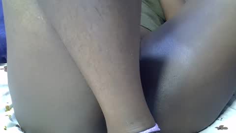 Snapshot of sexy_esther92 chatting on 02.21.25 sexy_esther92 online show from 02.21.25