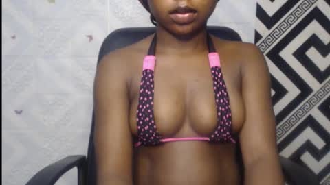 Snapshot of sexy_floral chatting on 10.02.25 Angela online show from 10.02.25