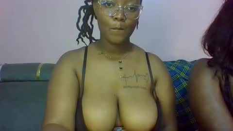 Snapshot of sexy_helle chatting on 03.15.26 sexy_helle online show from 03.15.26