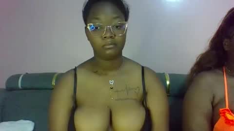 Snapshot of sexy_helle chatting on 04.01.26 sexy_helle online show from 04.01.26