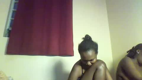 Snapshot of sexy_kaly chatting on 09.30.25 Sexy kaly online show from 09.30.25