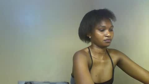 Snapshot of sexy_kaly chatting on 10.02.25 Sexy kaly online show from 10.02.25