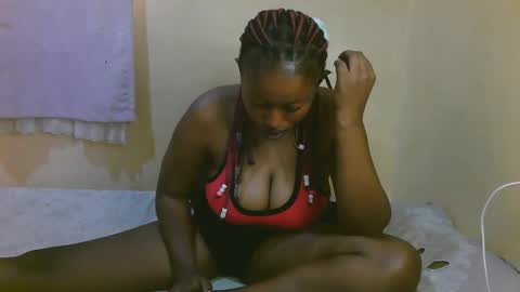 Snapshot of sexy_latasha chatting on 04.18.26 sexy_latasha online show from 04.18.26
