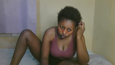 Snapshot of sexy_latasha chatting on 05.04.26 sexy_latasha online show from 05.04.26
