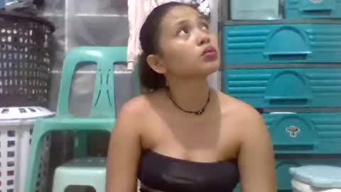 Snapshot of sexy_lips_pinay chatting on 09.12.25 sexy_lips_pinay online show from 09.12.25