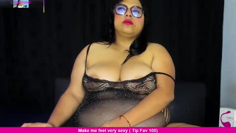 Snapshot of sexy_milfy01 chatting on 02.25.25 Jenny I am a freelance model online show from 02.25.25