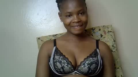 Molyne online show from 04.17.26