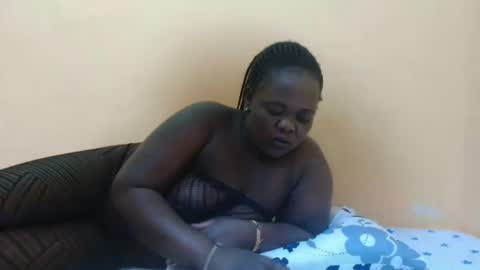 Snapshot of sexy_mummy25 chatting on 12.17.25 sexy_mummy25 online show from 12.17.25