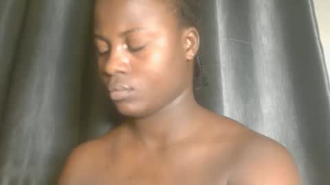 sexy_petitqueen online show from 03.18.26