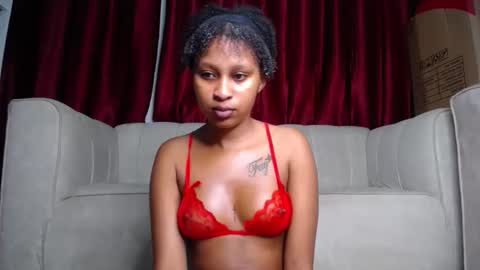 Snapshot of sexy_princess4 chatting on 10.29.25 sexy_princess4 online show from 10.29.25
