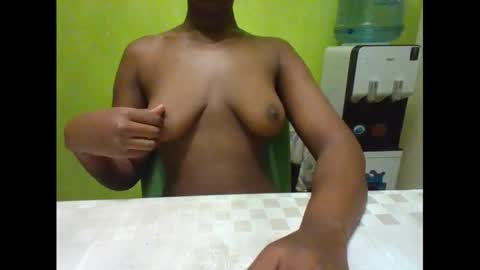 Snapshot of sexy_siren_ chatting on 10.05.25 Valentine online show from 10.05.25