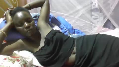 Snapshot of sexy_titz chatting on 09.16.25 sexy_titz online show from 09.16.25