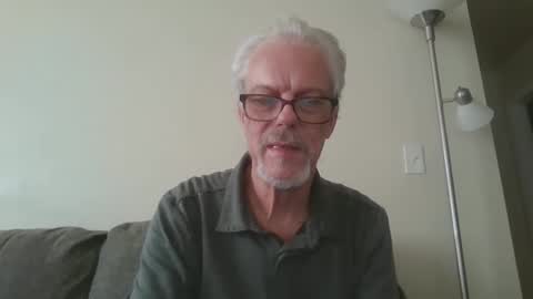 Snapshot of sexy_white_daddy chatting on 02.21.25 Daddy online show from 02.21.25