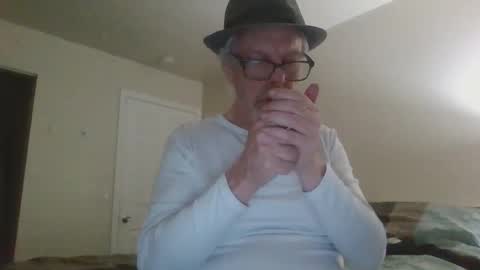 Snapshot of sexy_white_daddy chatting on 02.22.25 Daddy online show from 02.22.25