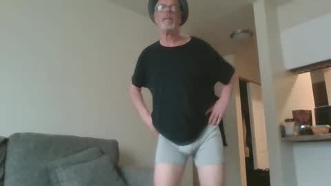 Snapshot of sexy_white_daddy chatting on 02.24.25 Daddy online show from 02.24.25
