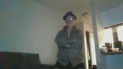Snapshot of sexy_white_daddy chatting on 02.26.25 Daddy online show from 02.26.25
