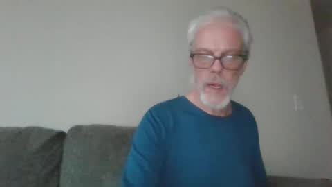 Snapshot of sexy_white_daddy chatting on 02.27.25 Daddy online show from 02.27.25