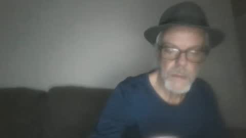 Snapshot of sexy_white_daddy chatting on 02.27.25 Daddy online show from 02.27.25