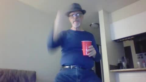 Snapshot of sexy_white_daddy chatting on 03.06.25 Daddy online show from 03.06.25