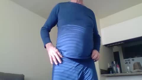 Snapshot of sexy_white_daddy chatting on 03.06.25 Daddy online show from 03.06.25