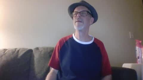 Snapshot of sexy_white_daddy chatting on 03.10.25 Daddy online show from 03.10.25