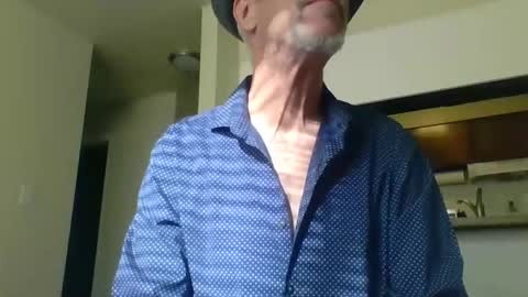 Snapshot of sexy_white_daddy chatting on 03.10.25 Daddy online show from 03.10.25