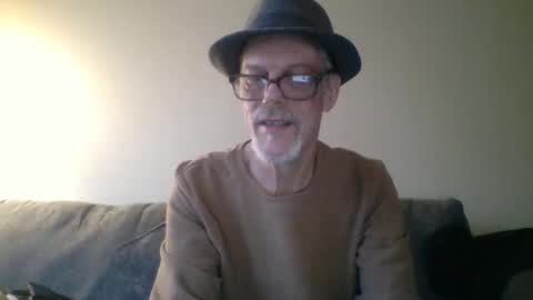 Snapshot of sexy_white_daddy chatting on 03.11.25 Daddy online show from 03.11.25