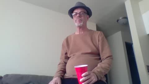 Snapshot of sexy_white_daddy chatting on 03.11.25 Daddy online show from 03.11.25