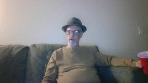 Snapshot of sexy_white_daddy chatting on 03.12.25 Daddy online show from 03.12.25