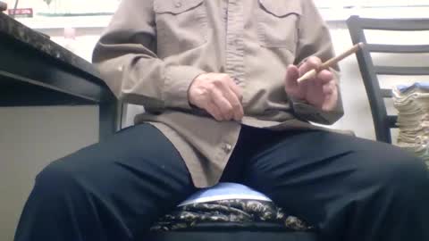 Snapshot of sexy_white_daddy chatting on 09.12.25 Daddy online show from 09.12.25