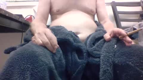 Snapshot of sexy_white_daddy chatting on 10.03.25 Daddy online show from 10.03.25