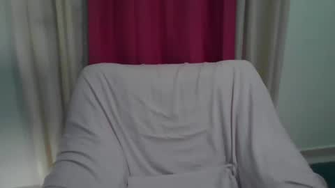 Snapshot of sexyalliekay chatting on 01.18.25 Sexy GILF Allie Kay online show from 01.18.25