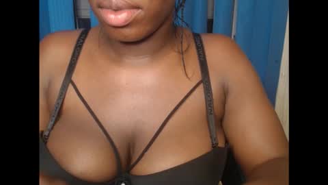 Snapshot of sexyannx chatting on 09.15.25 sexyannx online show from 09.15.25