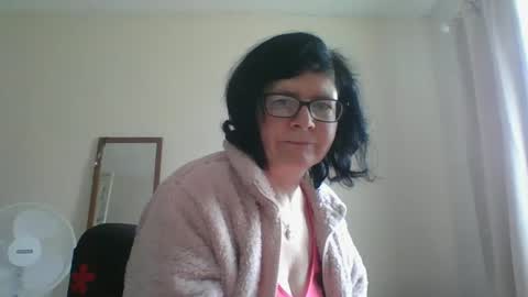 Snapshot of sexybabe41 chatting on 03.11.25 sexymilfy online show from 03.11.25