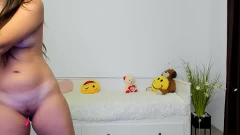 Snapshot of sexybadgirll chatting on 10.21.25 sexybadgirll online show from 10.21.25
