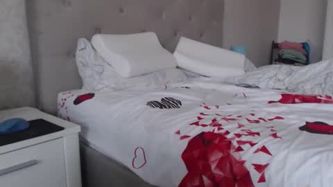 Sexyblonde4u58 online show from 03.27.26