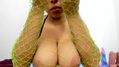 sexybrown_2005 online show from 09.29.25
