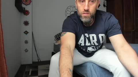 Snapshot of sexycolombian2022 chatting on 01.03.25 Antonioylola online show from 01.03.25