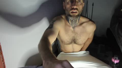 Snapshot of sexycolombian2022 chatting on 01.04.25 Antonioylola online show from 01.04.25