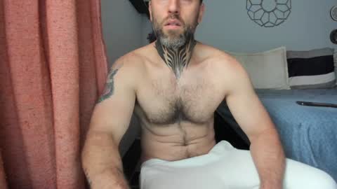 Snapshot of sexycolombian2022 chatting on 01.04.25 Antonioylola online show from 01.04.25