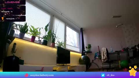 Snapshot of sexydea chatting on 03.01.25 XDA online show from 03.01.25