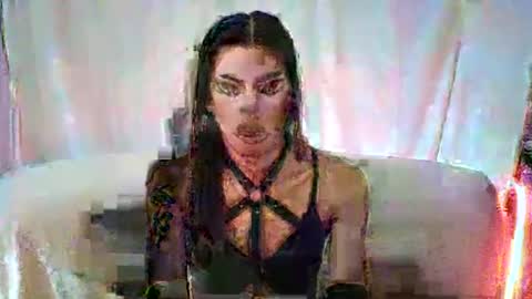 Snapshot of sexydevine_34 chatting on 06.14.26 Devine online show from 06.14.26