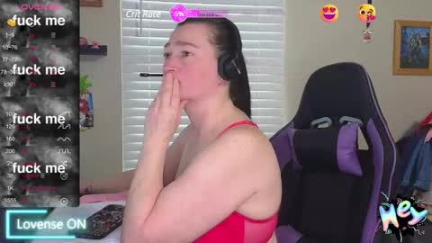 Snapshot of sexydistraction1 chatting on 02.19.25  SexyDistraction  online show from 02.19.25