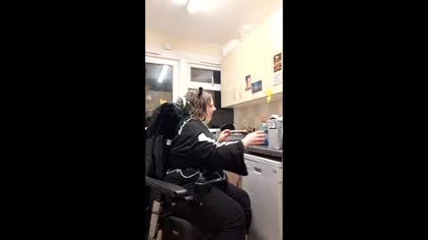 Wouldntyouliketoknow online show from 12.22.25