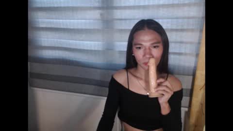 Snapshot of sexykagura chatting on 10.20.25 Kagura3 online show from 10.20.25