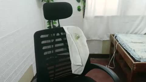 sexyladymich19 online show from 04.28.26
