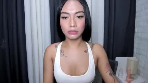 Snapshot of sexylovesappira chatting on 10.25.25 maxine online show from 10.25.25