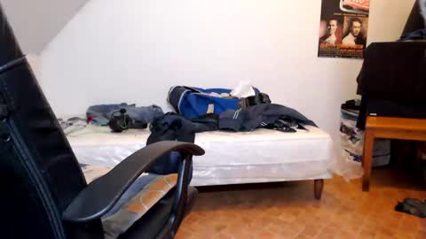Snapshot of sexyman_fr chatting on 01.01.25 Vincent Vega online show from 01.01.25