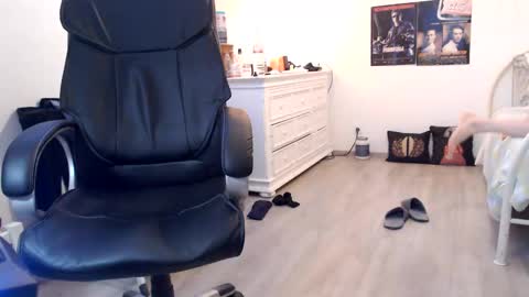 Snapshot of sexyman_fr chatting on 03.04.25 Vincent Vega online show from 03.04.25